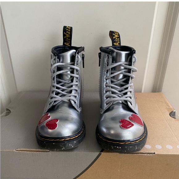 Limited Edition Dr. Martens Heart Boots. Kids 7 - Picture 2 of 9